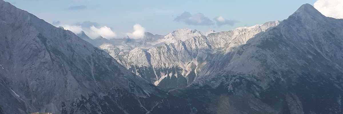 Flugwegposition um 16:09:39: Aufgenommen in der Nähe von Gemeinde Thaur, Thaur, Österreich in 2227 Meter